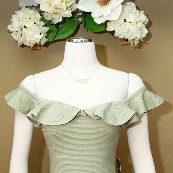 NWT Express Body Con Ruffle Off The Shoulder Mini  Sweater Dress size M - Picture 7 of 8